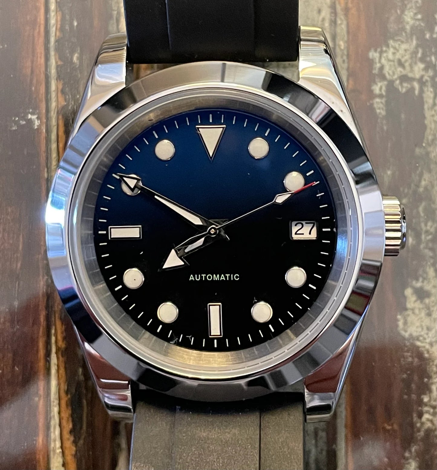 The Deep Blue Explorer: Automatic Mechanical Wristwatch