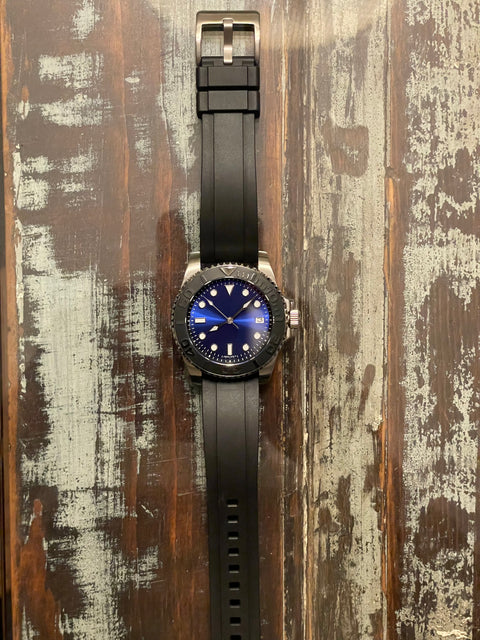 The Blue Solar Diver: Automatic Mechanical Wristwatch